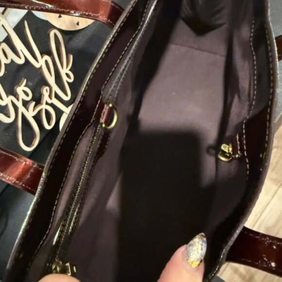 LV009. Louis Vuitton, Vernis Wilshire, Amarante, PM w/COA - Picture 2 of 2